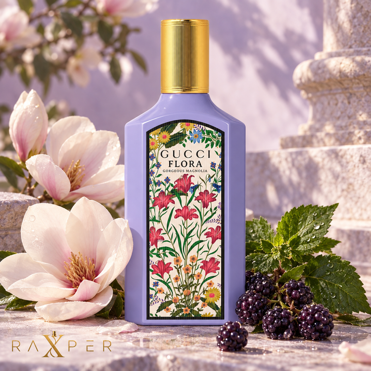 عطر Gucci Flora Gorgeous Magnolia کنار شکوفه مگنولیا، دیوبری و برگهای پچولی