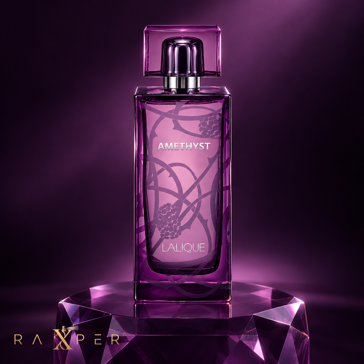 عطر لالیک آمیتیس ادو پرفیوم ۲۰۰۷ با بطری بنفش در نمای استودیویی لوکس