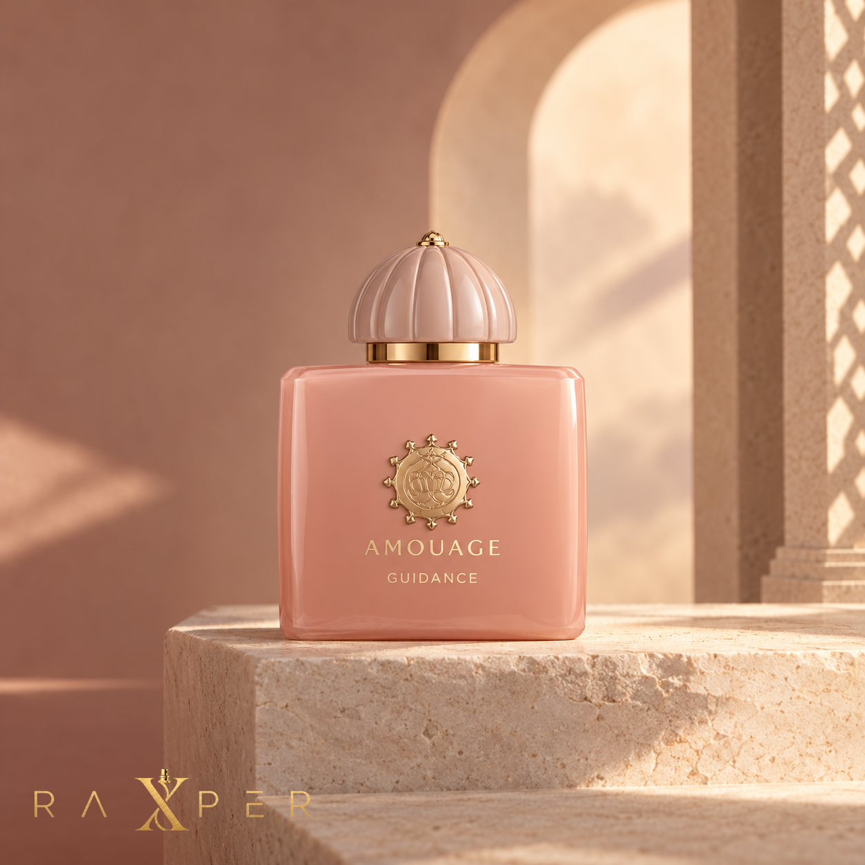 عطر آمواج گایدنس با شیشه صورتی هلویی در نمای استودیویی لوکس