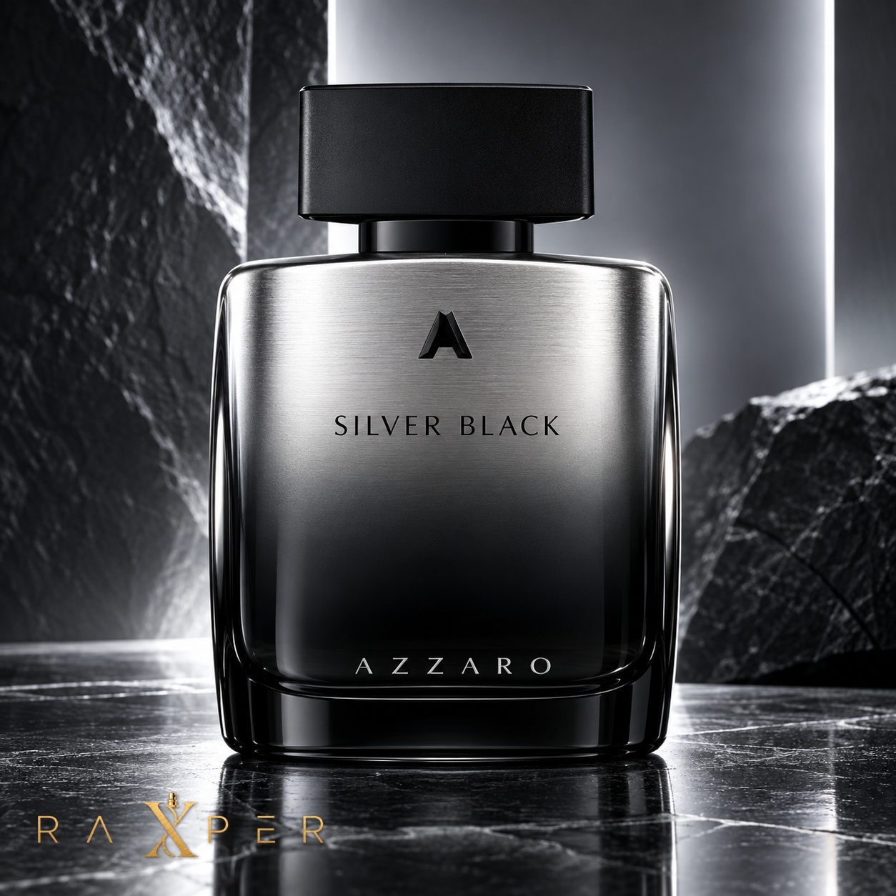 عطر آزارو سیلور بلک مردانه با شیشه نقره‌ای و مشکی در نمای استودیویی