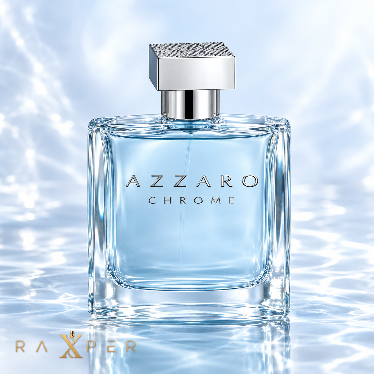 عطر Azzaro Chrome با شیشه آبی روشن و در نقره‌ای در نمای استودیویی لوکس