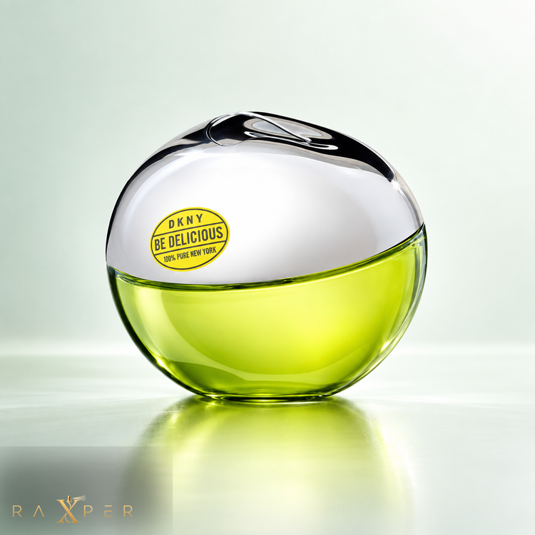 عطر دی کی ان وای بی دلیشس سبز با شیشه سیبشکل نقرهای و سبز در نمای استودیویی