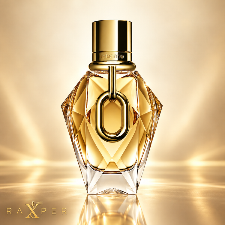 عطر پاکو رابان میلیون گلد زنانه با شیشه طلایی در نمای استودیویی لوکس