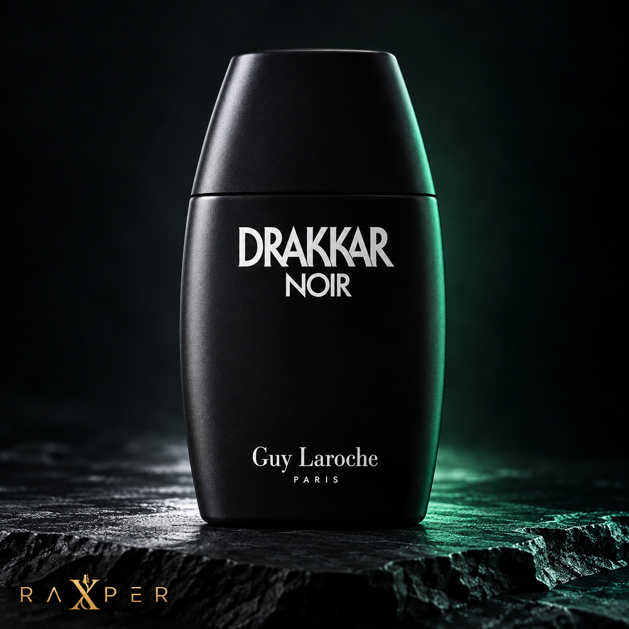 عطر گای لاروش دراکار نوآر با بطری مشکی در نمای استودیویی لوکس