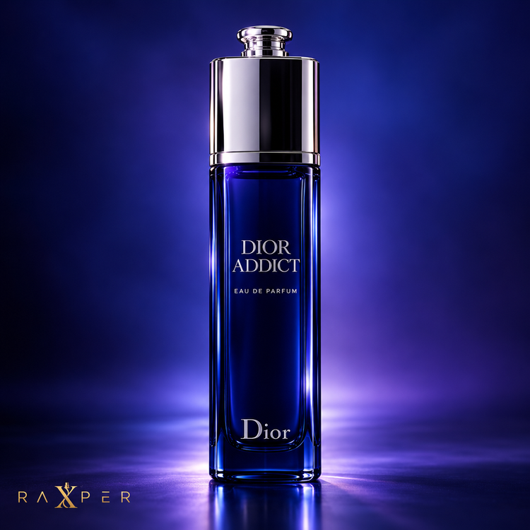 عطر دیور ادیکت EDP 2014 با بطری آبی در نمای استودیویی لوکس