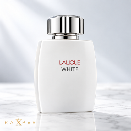 عطر لالیک وایت با بطری سفید در نمای استودیویی لوکس