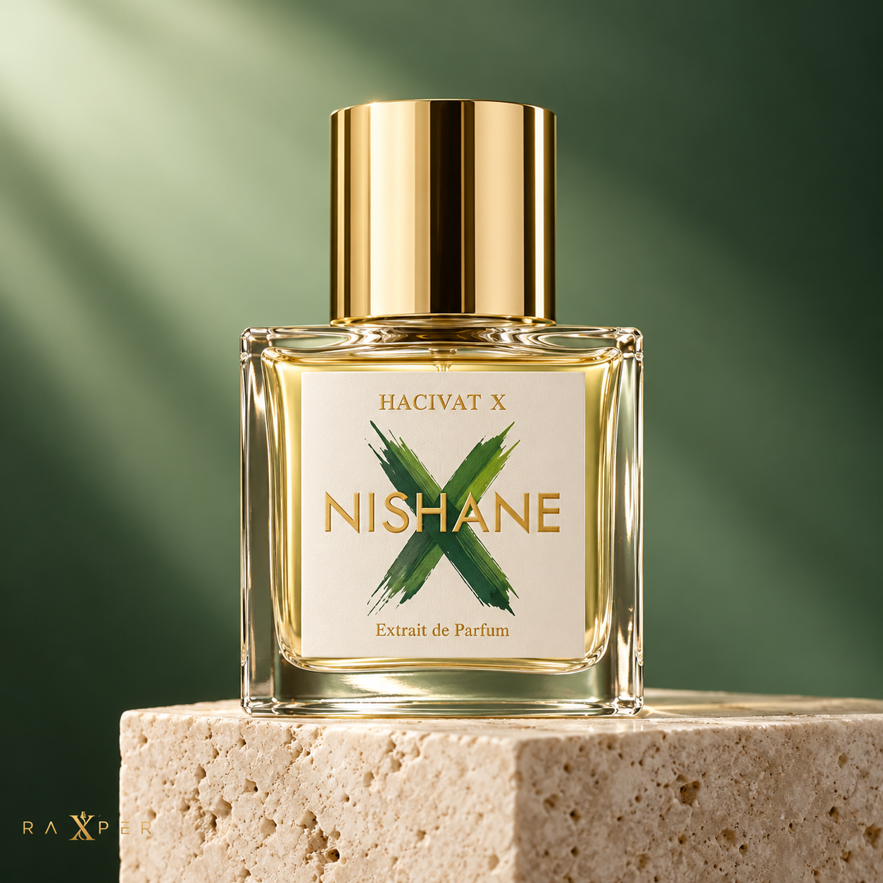عطر نیشانه حاجیوات ایکس با بطری شفاف در نمای استودیویی لوکس