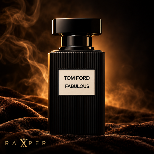 عطر گرمی تام فورد فابولوس با بطری مشکی شیاردار و لیبل کرم، در فضای لوکس دودی و قهوهای تیره با لوگوی رکسپر