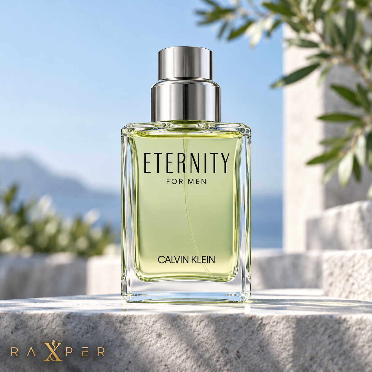 عطر گرمی کالوین کلین اترنیتی با بطری شفاف و مایع سبز روشن، درپوش نقره‌ای در فضای مینیمال روشن با لوگوی رکسپر
